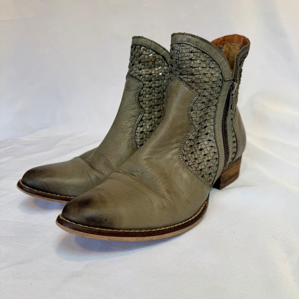 Seychelles "Flip a Coin" Gray Green Woven Leather Ankle Boots Size 8.5